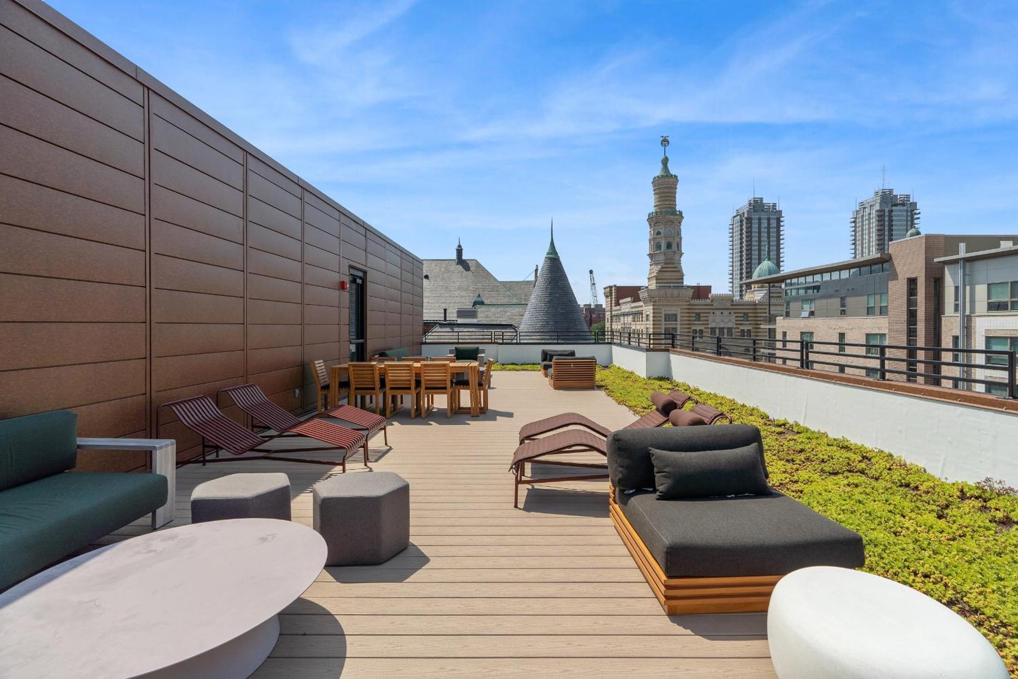 Cozysuites Mass With Parking Lounge & Roof Deck #27 Indianapolis